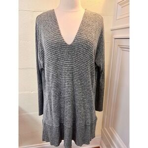 BKE Buckle Wm Green Gray Striped‎ V-Neck Top Sz M Criss Cross Back Dolman Sleeve